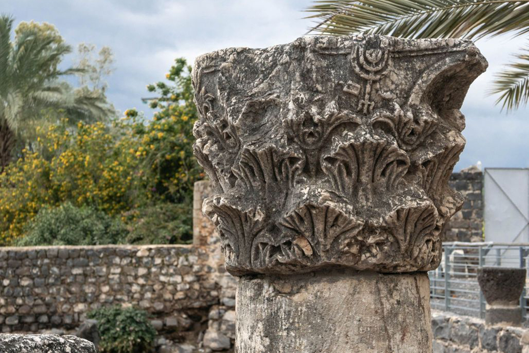 Reste eines antiken S&auml;ulenganges