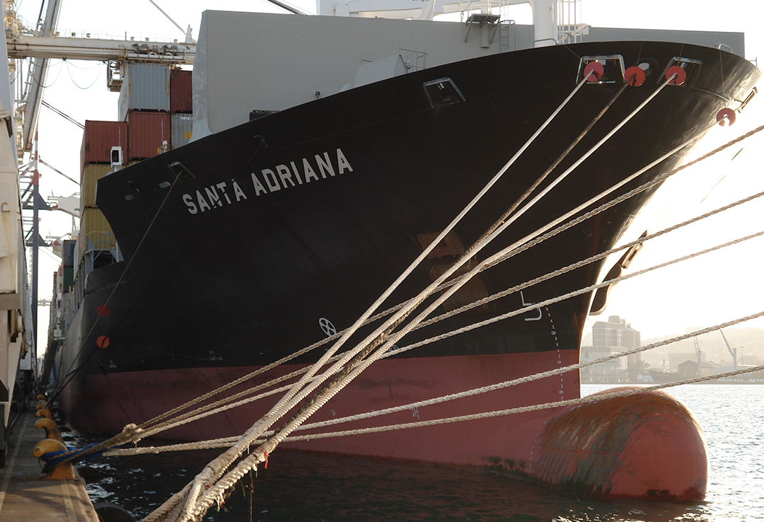 Santa Adriana auf Reede