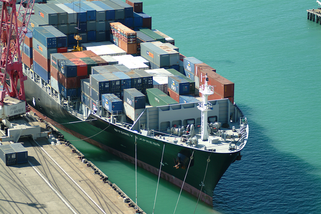 Sydney Express in Port Chalmers/New Zeeland